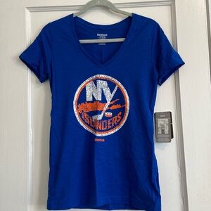 Reebok NY Islanders NHL Women’s V-Neck T-shirt. Size: M